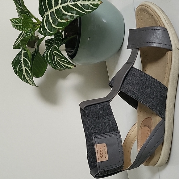 Ecco Sandals - Picture 3 of 8